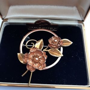 Krementz 14K Gold rolled Floral Brooch Pin w/Original Box